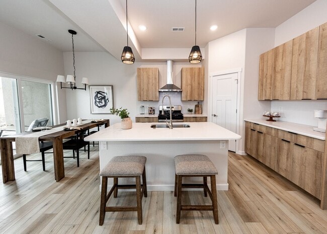 5762 Villa Lorenzo Dr