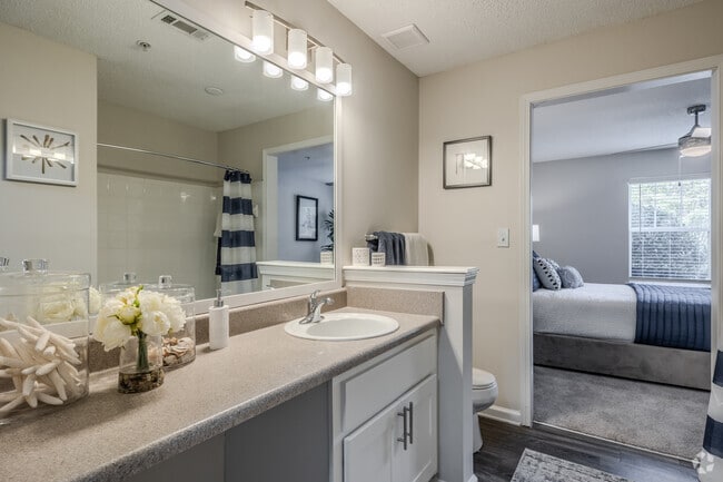 2BR, 2BA - 1,113SF - Bathroom 1
