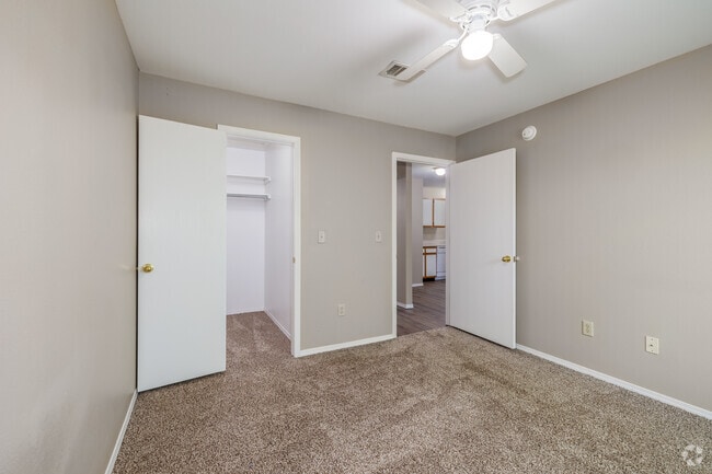 2BR, 2BA - 925SF - Second Bedroom