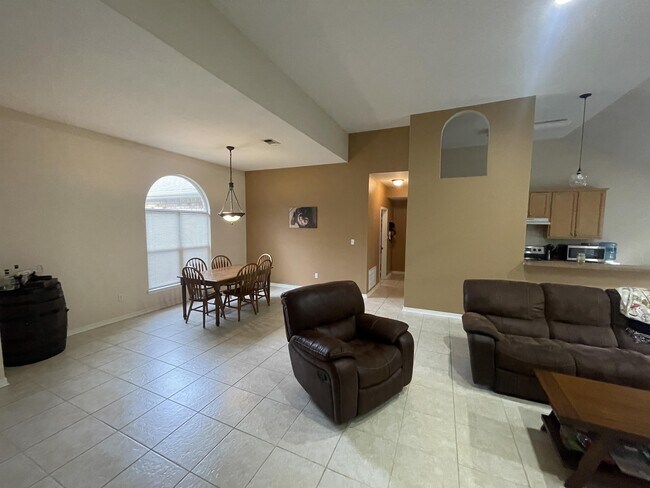 Photo - 2360 Crescent Rd