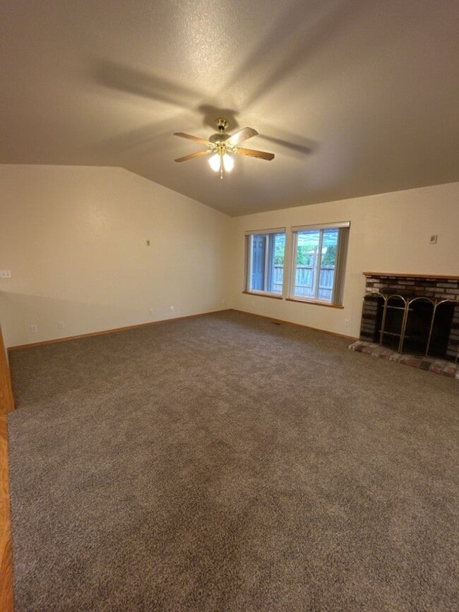 Photo - Cozy 3 Bedroom 2 Bath Home Located in Eureka