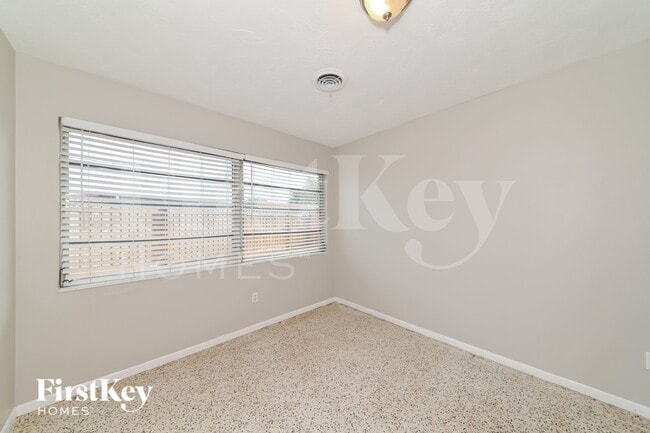 Photo - 4516 56th St W