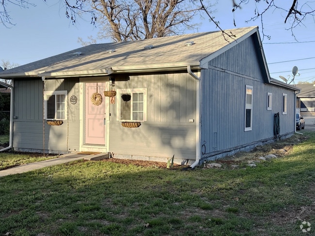 Building Photo - 590 N 9th E Rental