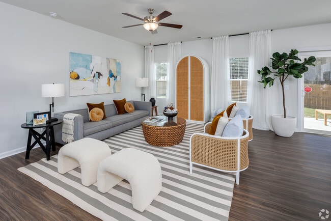 Photo - 367 Augustine Dr