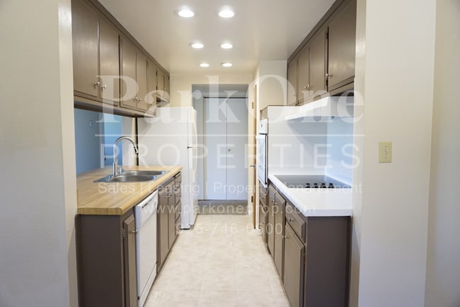 Photo - Beautiful 4-Bedroom Single Family Home with Spacious Yard | Great Location