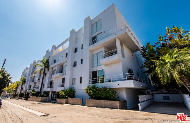 Photo - 514 S Barrington Ave Unit 103