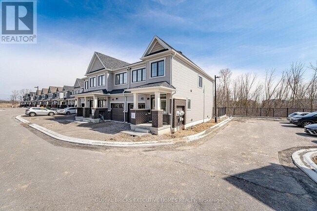 Photo - 48 Aurora Cmn