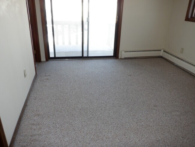 Photo - 104 Village Dr