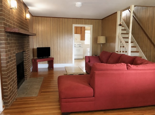 Photo - 1212 Giles Rd