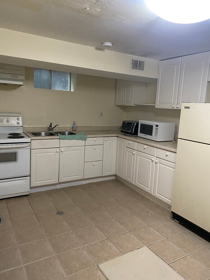 Photo - 1242 Tynegrove Rd Unit Basement Apartment