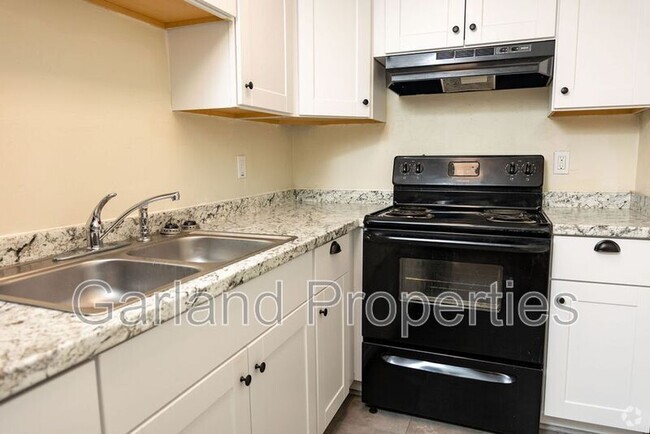 Building Photo - 301 Gilmer Ave NW Unit NW 303 Rental