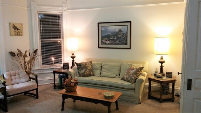 Building Photo - 18415 Hoffman Ave Unit #1 Rental