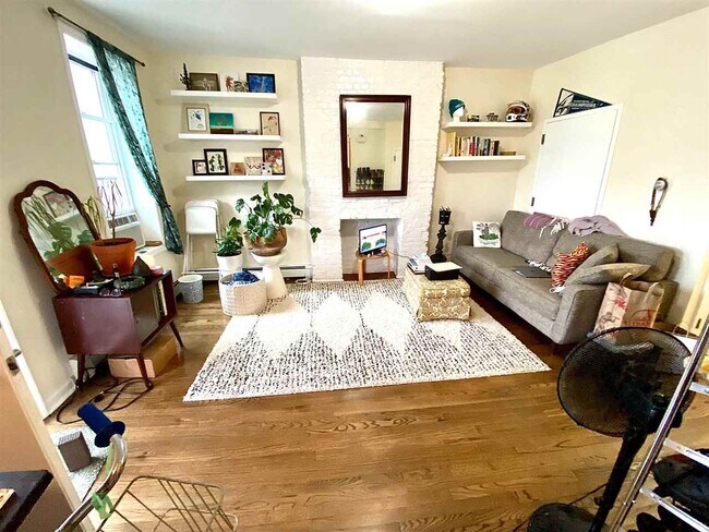 Photo - 247 Grove St