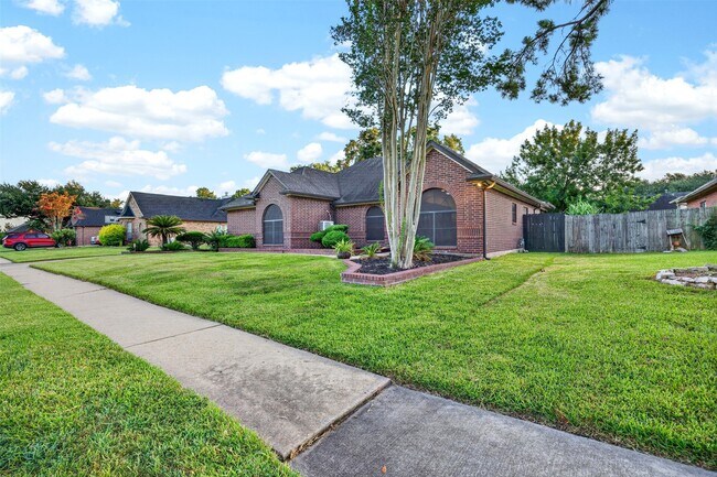 Photo - 18610 Autumn Hills Dr