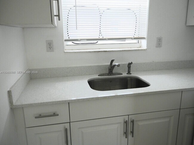 Photo - 55 W 9th St Unit 1