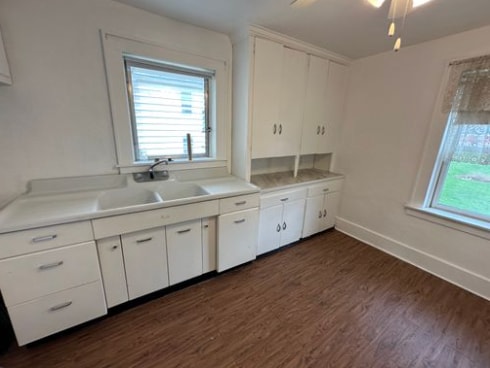 Photo - 103 E Park Ln