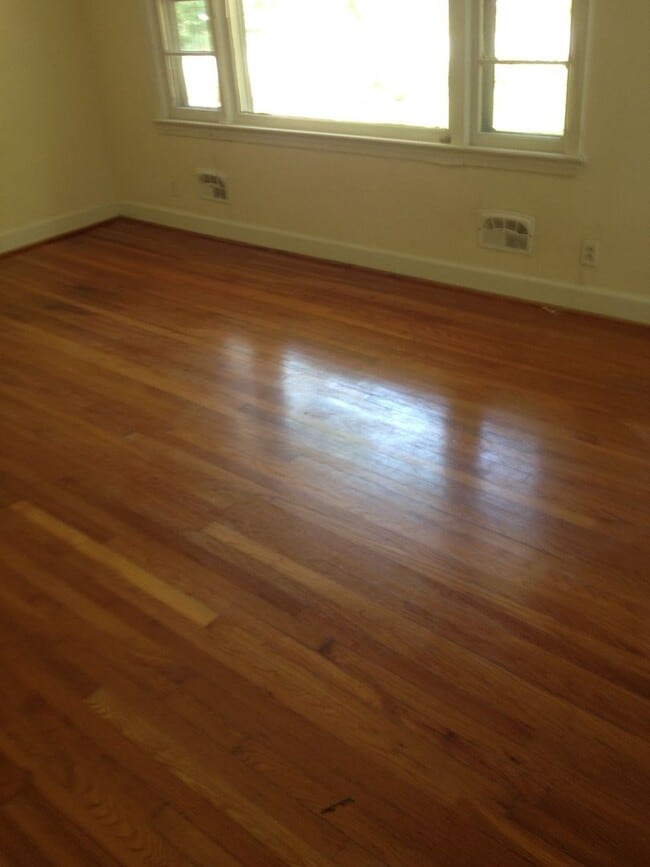 Photo - Cute duplex convenient to UNC and Hospitals!