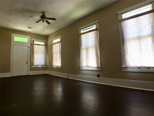 Photo - 3828 Avenue M 1/2