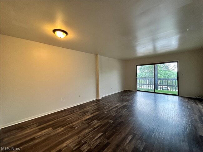 Photo - 4313 Earl Dr Unit B7
