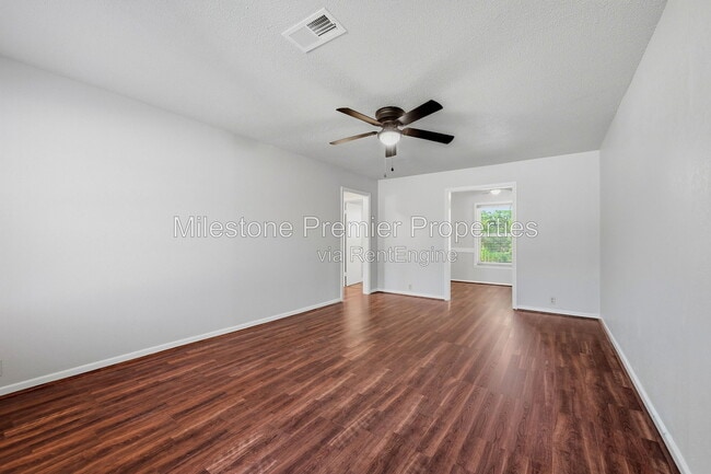 Photo - 1006 W Texas St