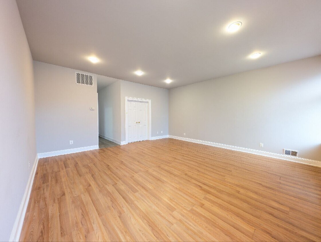 Photo - 702 E Fort Ave