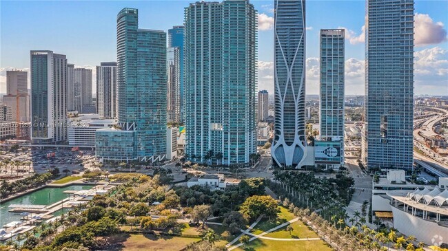 Building Photo - 1040 Biscayne Blvd Unit PH4407 Rental