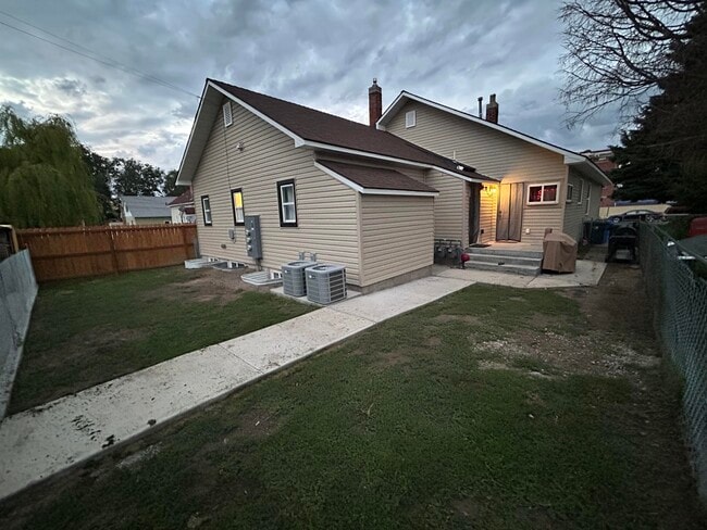 Photo - 535 S Grant Ave Unit Apt A