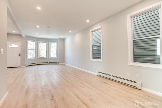 Photo - 3436-36 Millington Ave Unit 1