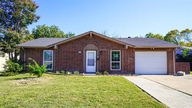 Building Photo - 1221 Cove Dr