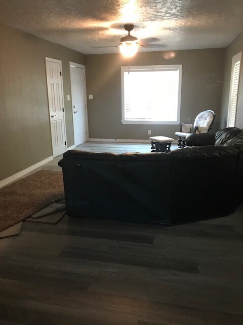 Photo - 609 S Main Ave