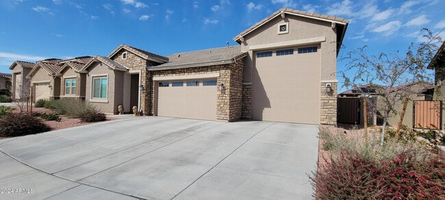 Building Photo - 19610 W Avalon Dr