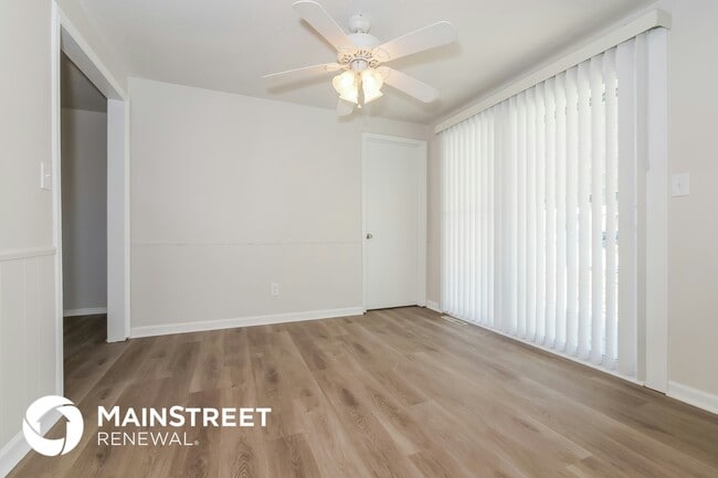 Photo - 1045 Lindenwood Ln