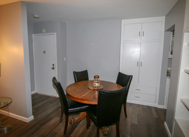 Photo - 18 The Cres Unit 3