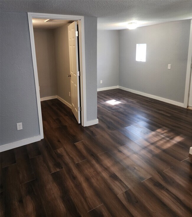 211 Ave B Unit 1/2