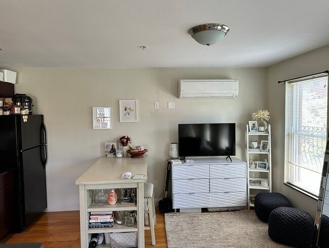 Photo - 338 W Broadway Unidad 4