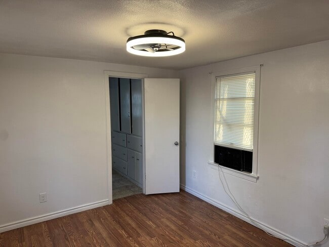 Photo - 2708 20th St