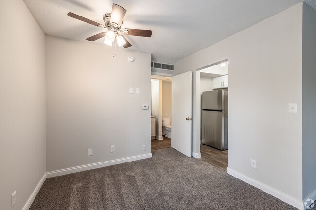 Studio Room - Bardstown Forest