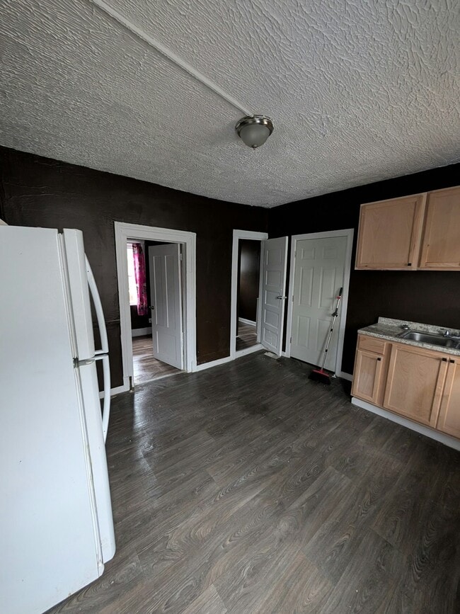 Photo - 1169 E 60th St Unidad 1