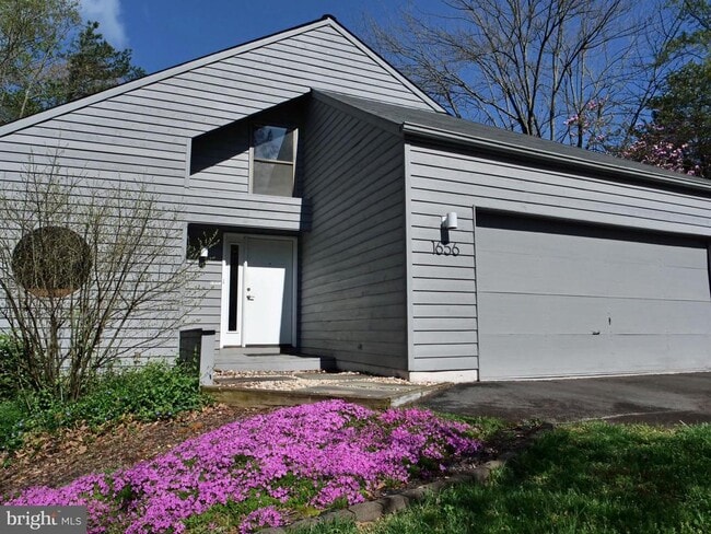 Photo - 1656 Cedar Hollow Way House