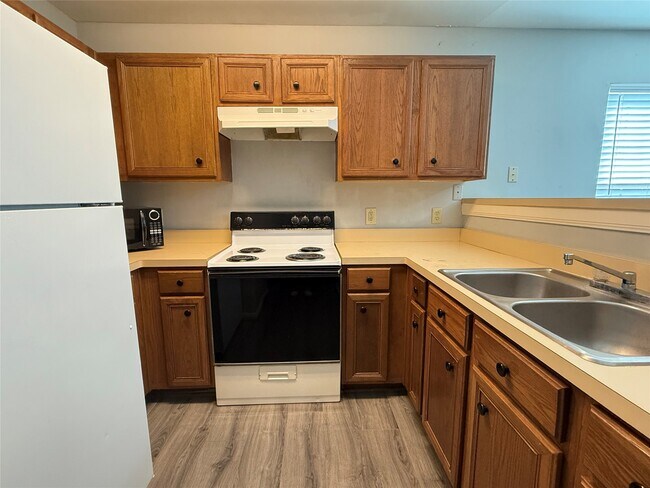 Photo - 304 Dell Ct Unit 6