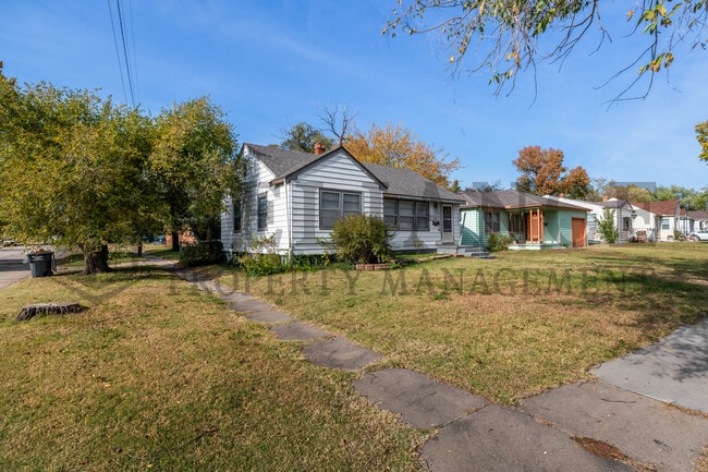 Photo - 1701 N Floberta Rd