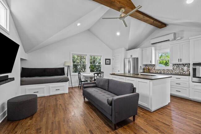 Photo - 724 Walnut Ave