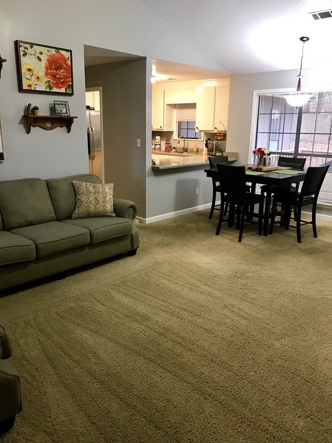 Photo - 12000 Kingston Ct SE