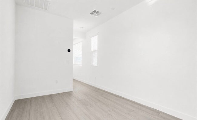 Photo - 9398 Noble Fir Rdg Ave