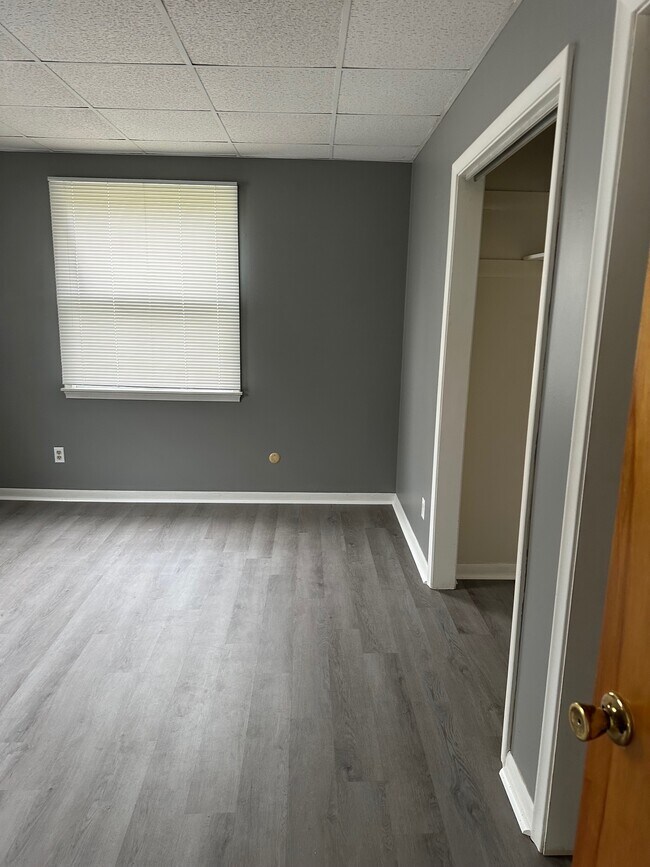 Photo - 233 N Chestnut St