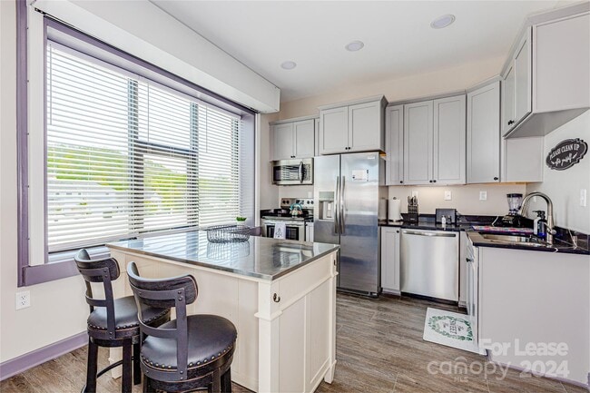 Photo - 138 S Main St Unit F