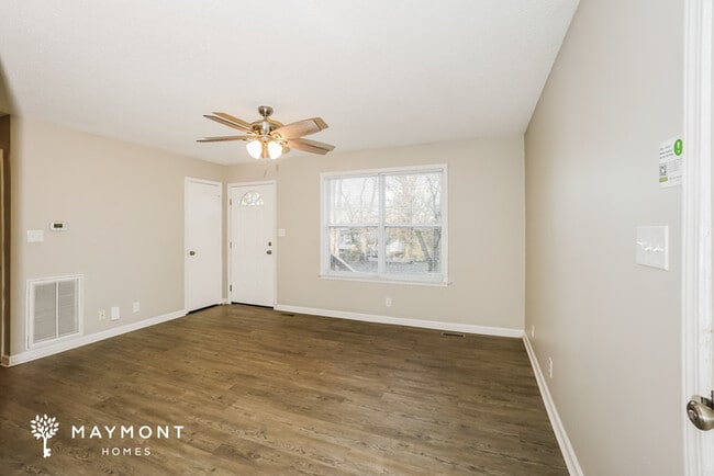 Photo - 2092 Sanders Rd