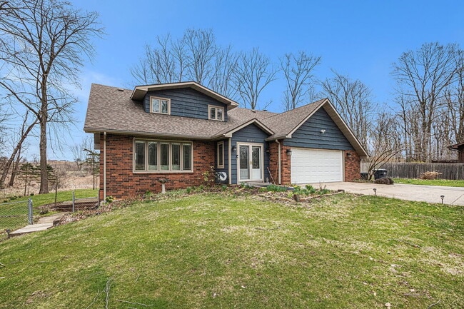 2569 Ridgewood Trail