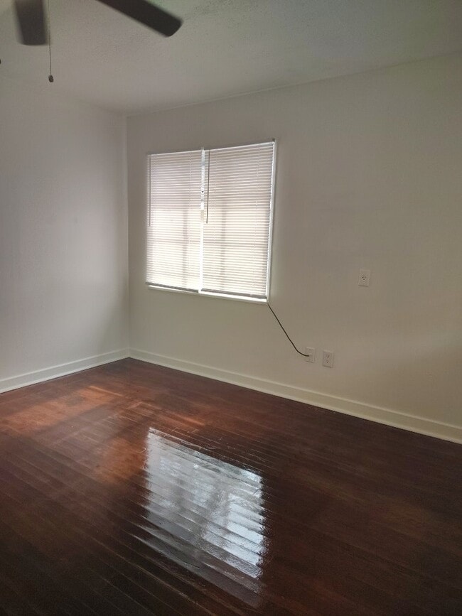 Photo - 709 Randall St