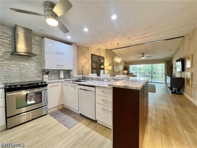 Building Photo - 1120 Sarah Jean Cir Unit B205